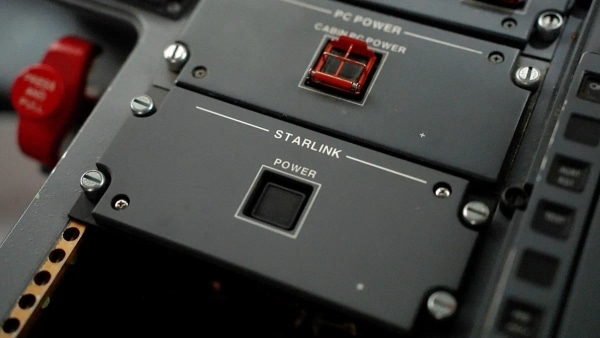 Better In-Flight Wi-Fi Is Coming. United Installs Starlink on Its First Plane